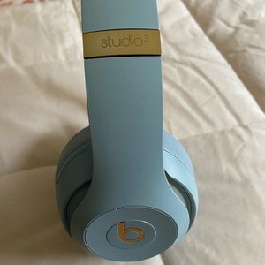 Studio 3 Beats Wireless Headphones